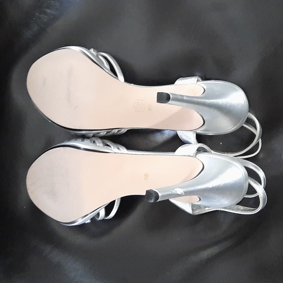 Caparros size 6 silver leather high heel sandals - Picture 3 of 3